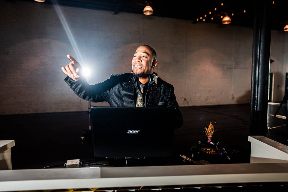 DJ photo