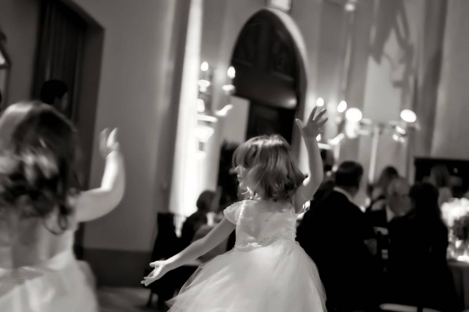 flower girls dancing