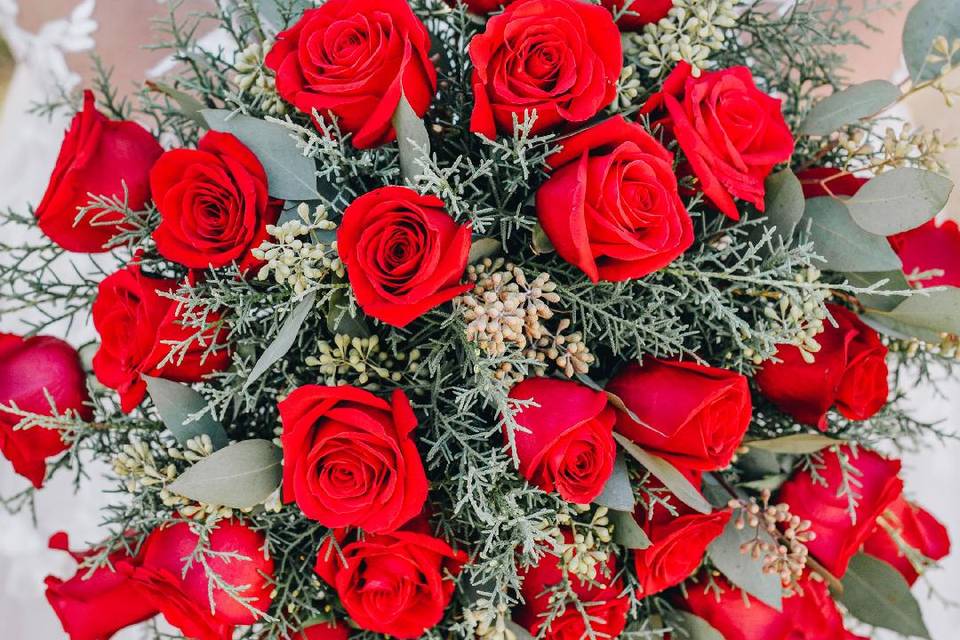 Red Rose Christmas Bouquet