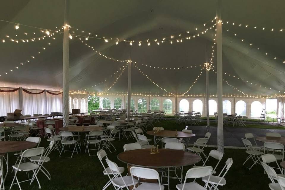 Tent with lighting