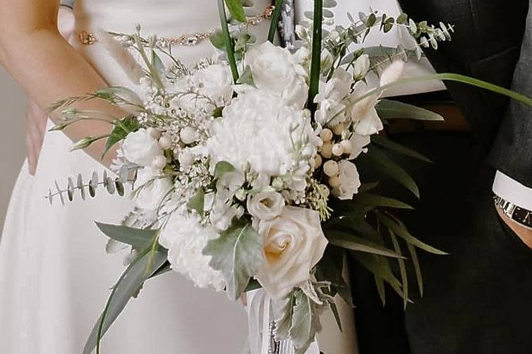 Neutral and White Bouquet
