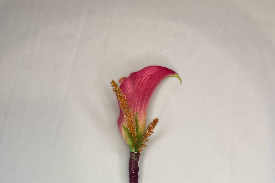 Calla Lilly Boutonnière