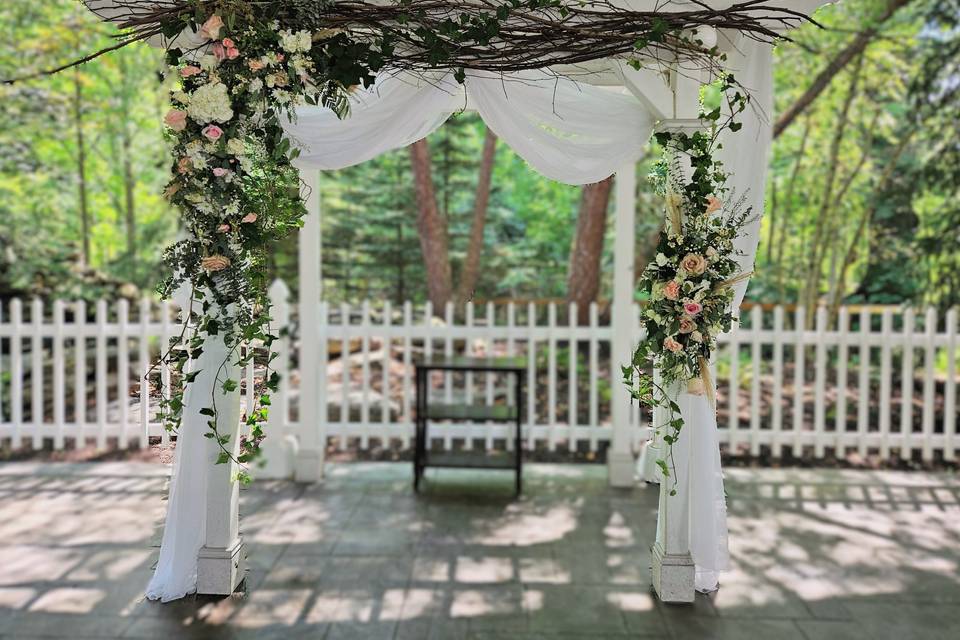 Arch Decor in Pink and White