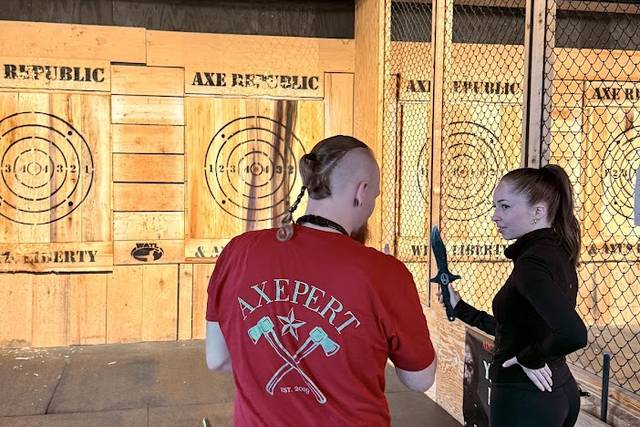 knife throwing
