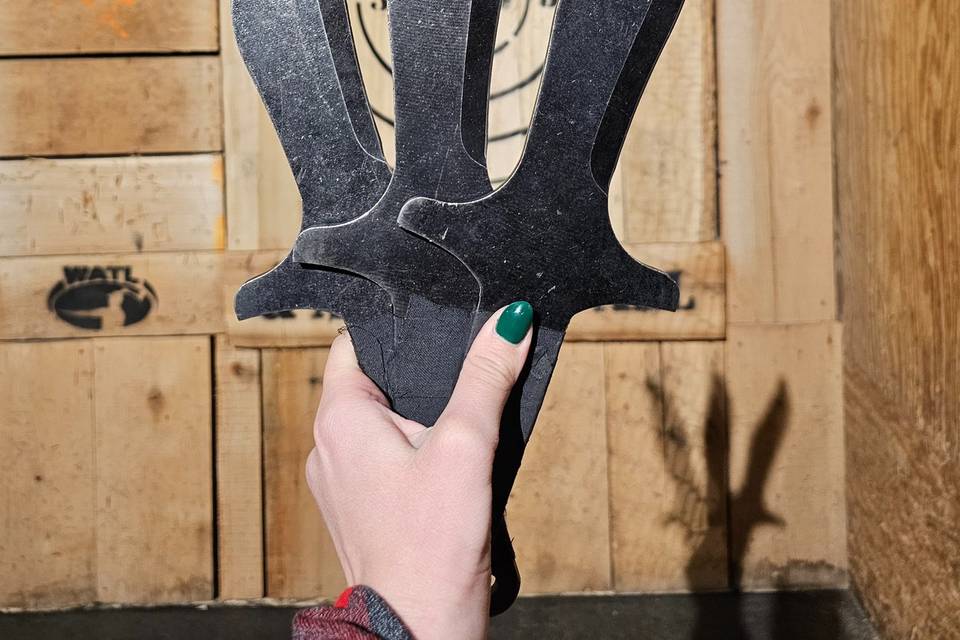 Throwing knives