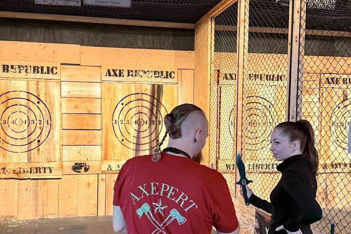 knife throwing