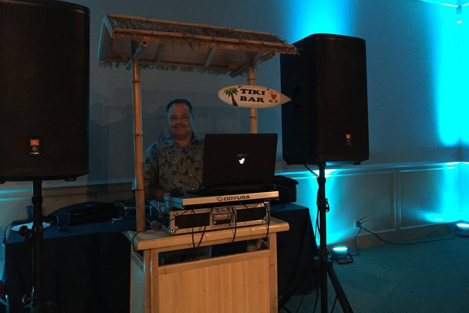 Our New Tiki Bar DJ stand for Beach and Shag Events and pool parties