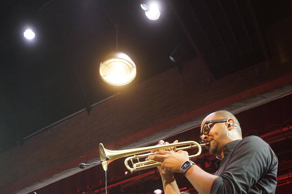 Full horn section!