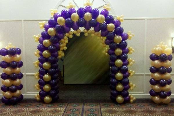 Balloon wedding arbor