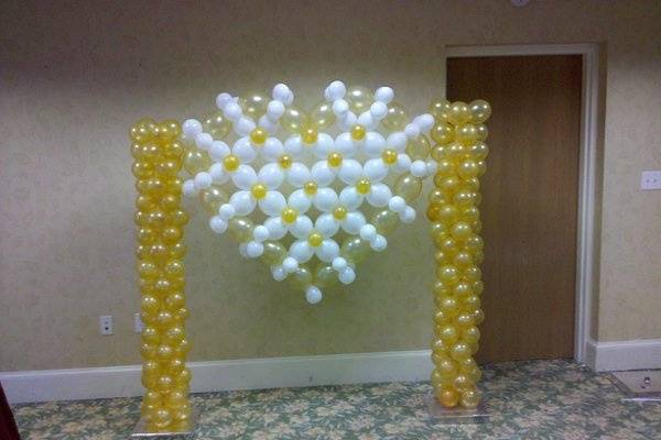 Balloon wedding decor