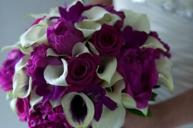 White and violet arrangement