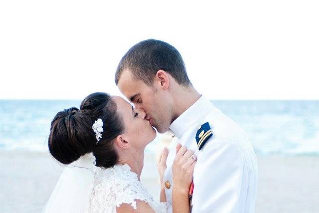 Newlywed kiss