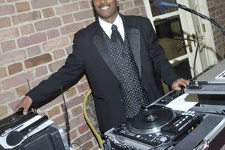 Master Productions Disc Jockey and Lighting Service