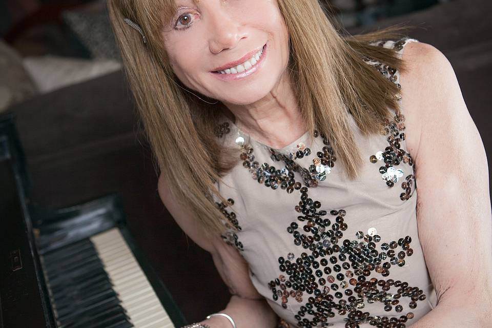 Judy Ann Kamen Pianist
