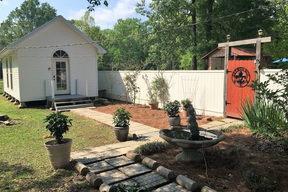 Tie the Knot Wedding Chapel