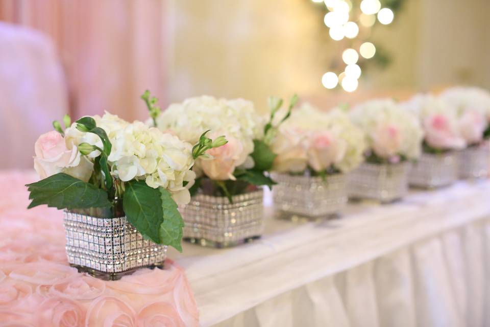 Floral centerpieces | Captured by Coriss Photography