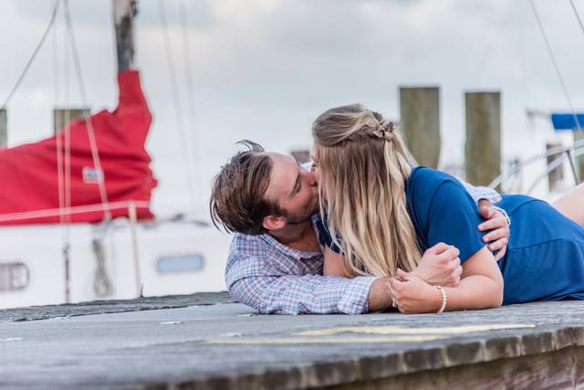 Kissin' on the Dock of the Bay