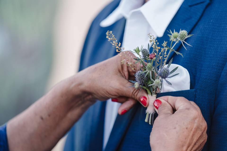 Tying the boutonniere
