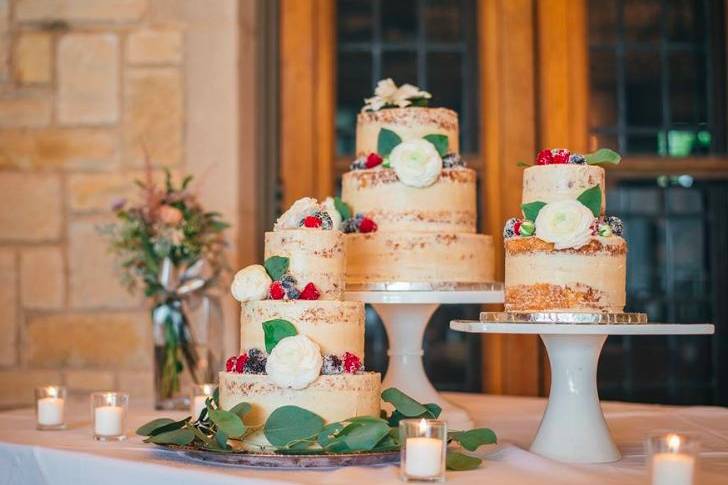 Top 10 Wedding Cake Bakeries in Madison WI - Custom Cakes