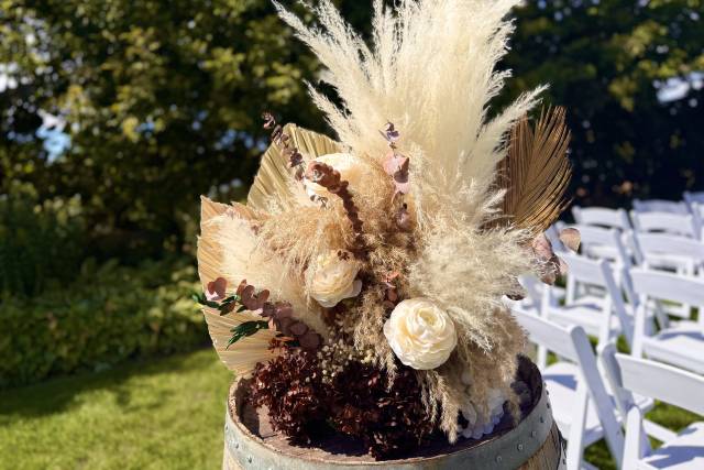 Barn Wedding decor