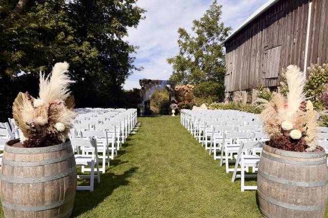 Barn Wedding decor