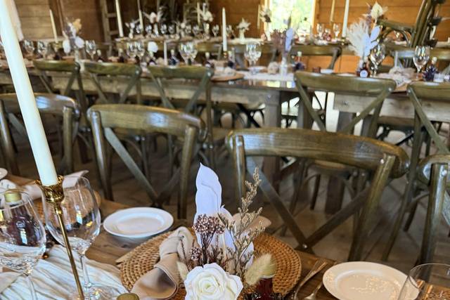 Barn Wedding decor