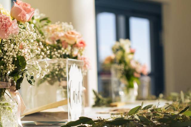 Floral arrangements - BraxtonsDesign