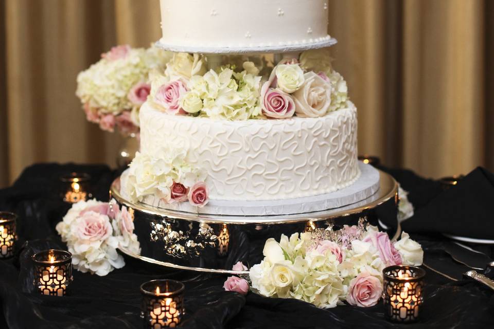 Three layers wedding cake