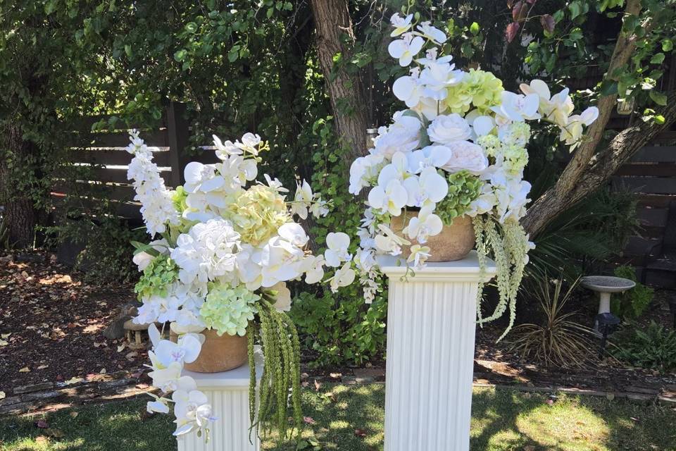 Custom arrangements and pillar