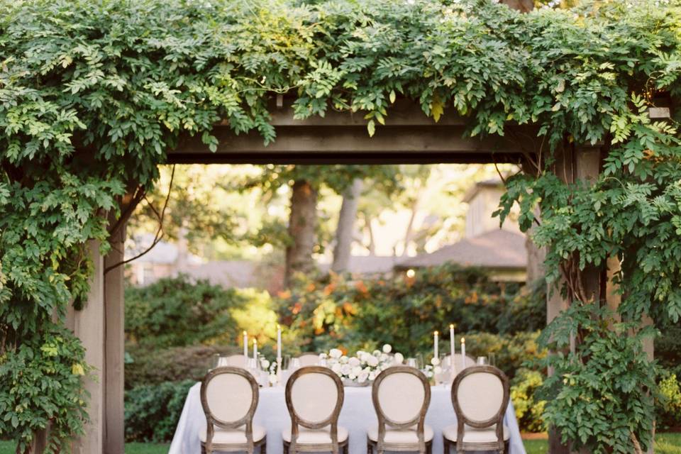 Modern Cake Tables