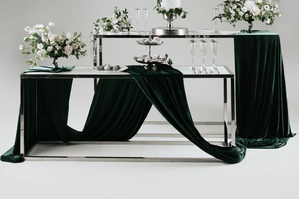 Modern Cake Table