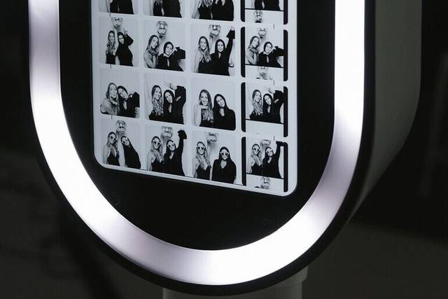 Flash Forward Photo Booth