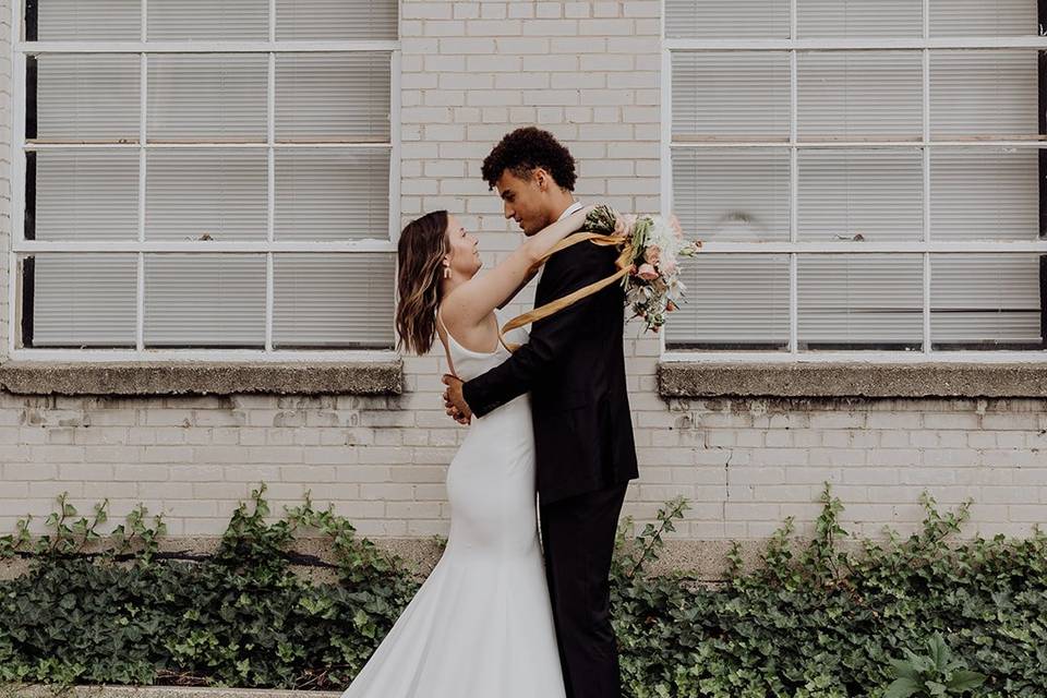 Hourglass Wedding
