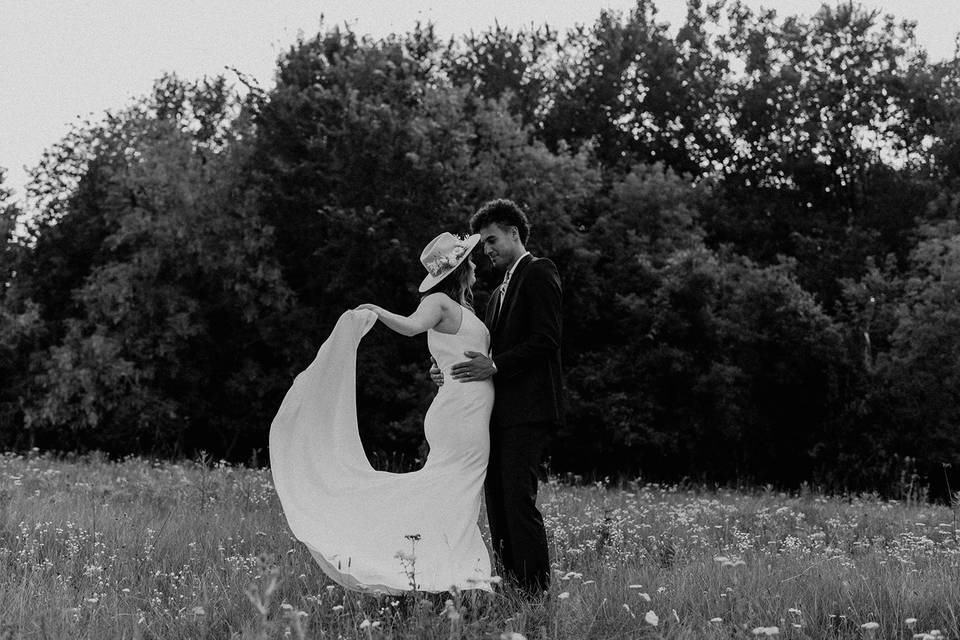 Hourglass Wedding