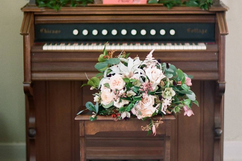 Piano flower decor