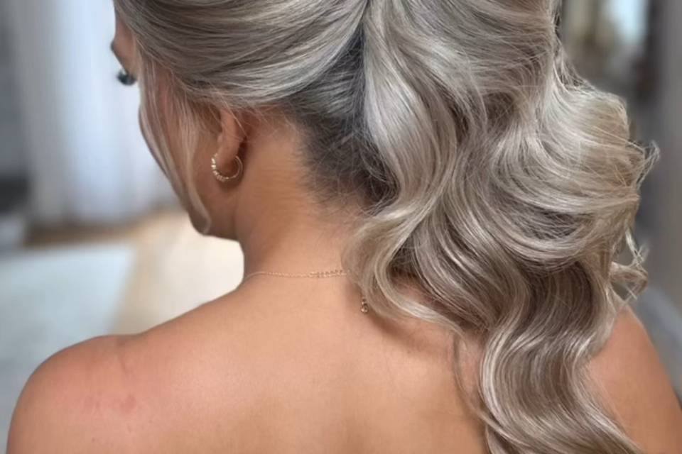 Voluminous Curls