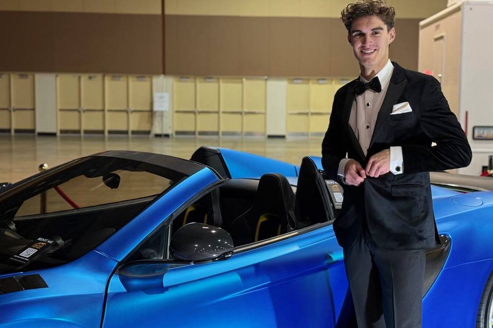 Groom day car