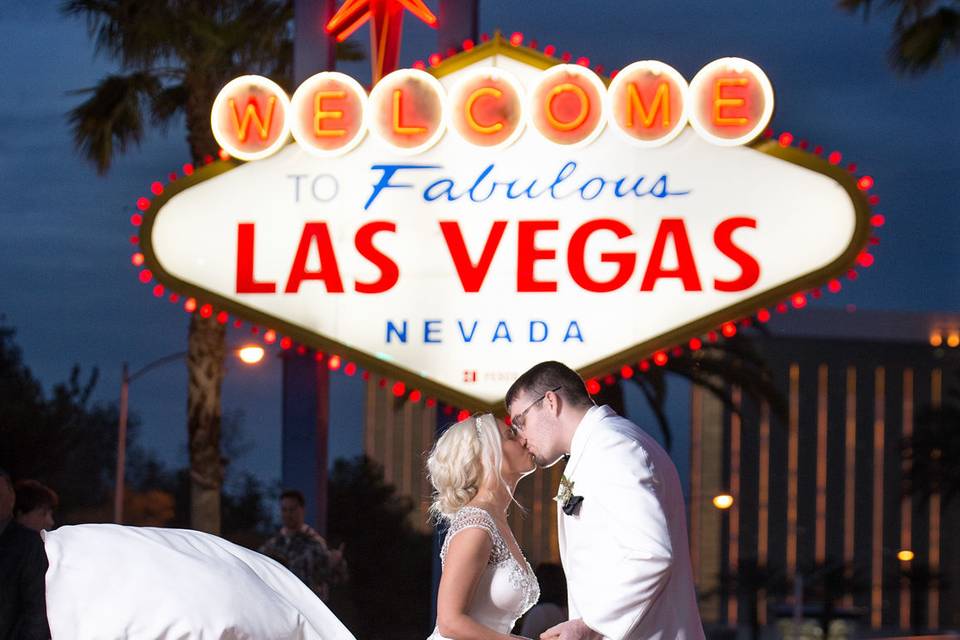 Las Vegas Sign Wedding