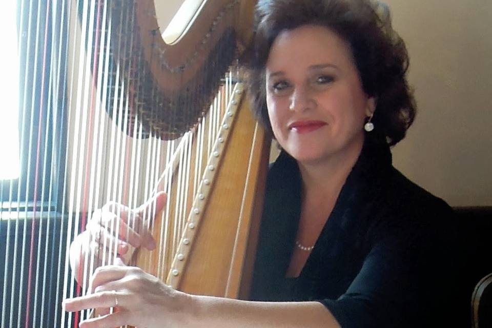 Laura Byrne Harpist