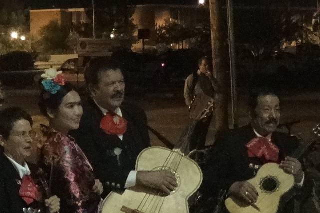 New Year's Celebrations in Mexico! - Mariachi Alegre De Tucson