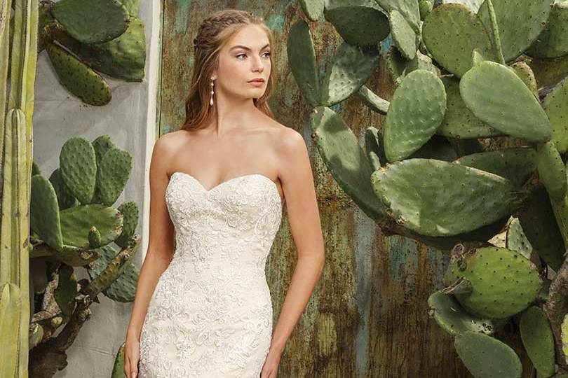 Style 2293 Flora		Strapless, sweetheart neckline fit and flare gown with floral sequined vintage lace.