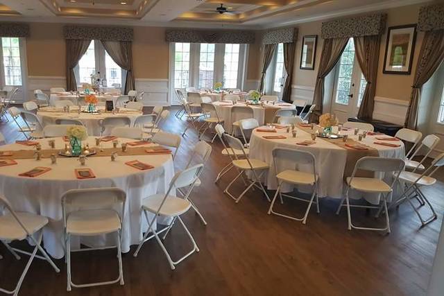 White round table setup