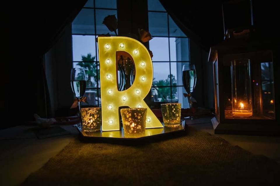 R light decor