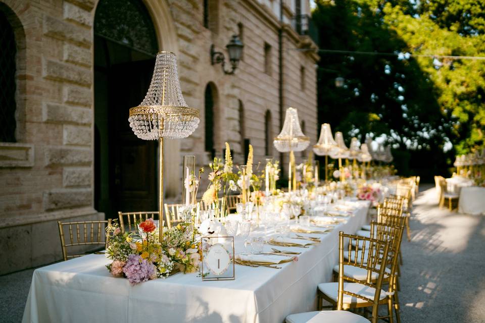 Dinner whit chandelier