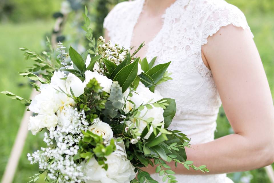 Bridal bouquet | Photo by Willow and Wren Photography