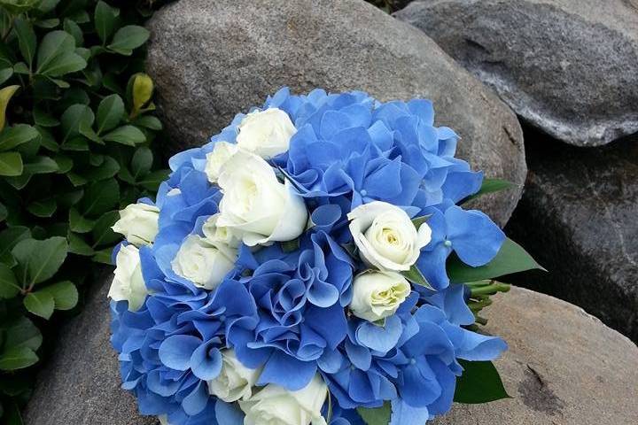 Blue and white bouquet