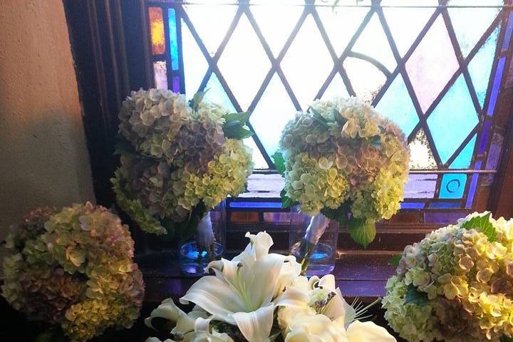 Hydrangea centerpieces and sample bouquet