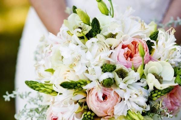All About Flowers for Weddings