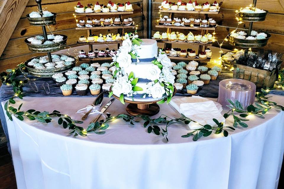 Cake/Cup Cake Table