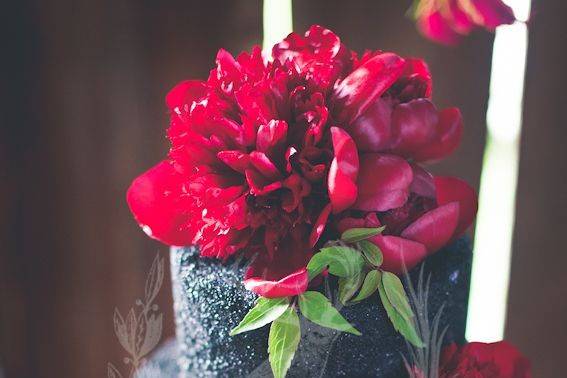 Sparkly black wedding cake